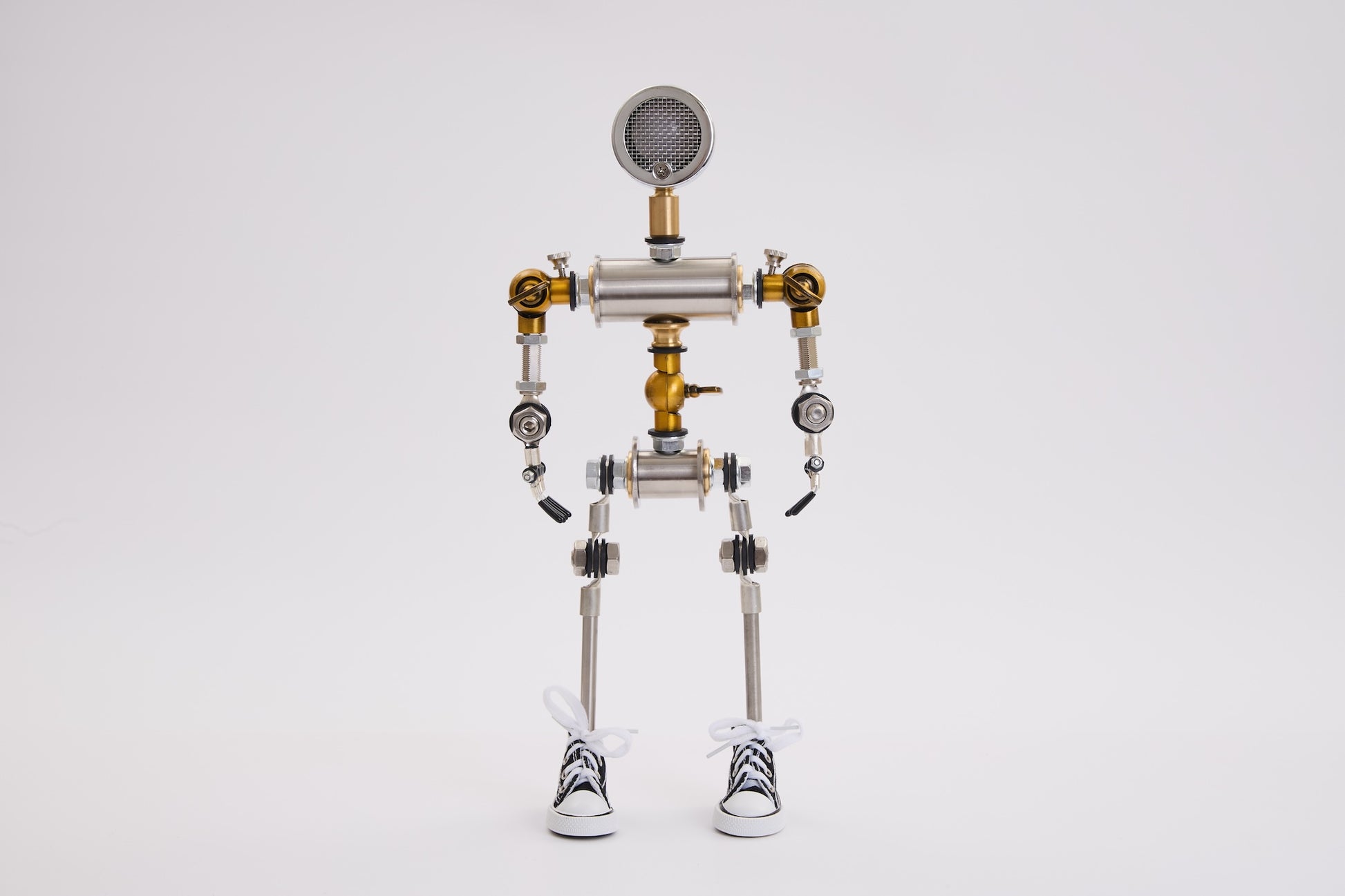 LiveCozee Robot Character Desk Lamp | Cyberpunk Table Light with Fun Industrial Design Single Item