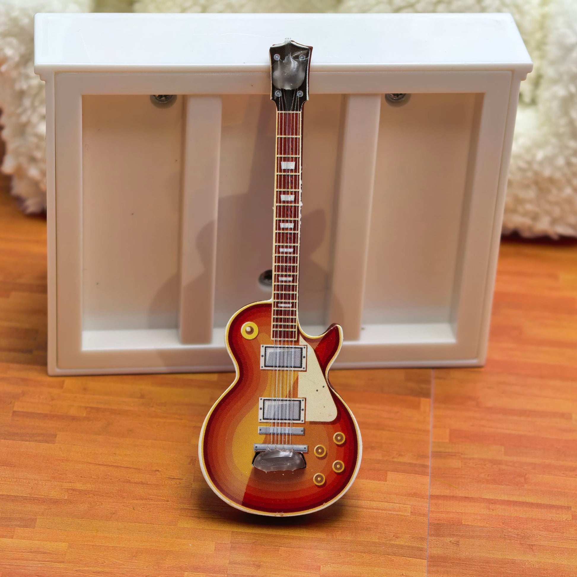 LiveCozee Miniature Guitar Figurine (3.35") Sunburst